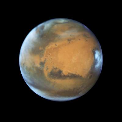 Тайнствено "клатушкане" движи полюсите на Марс
