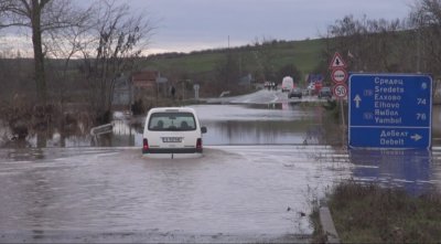 Бургаско след наводненията: Най-засегнато е село Дебелт, пътят Ахтопол-Резово е затворен