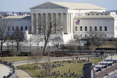 Върховният съд на САЩ е евакуиран заради бомбена заплаха