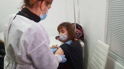 23% от учителите в Бургас искат да се ваксинират