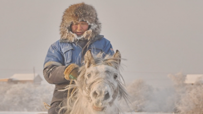 Фотографи заснемат суровата прелест на Сибир и при -50°