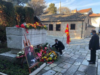 Посолството ни в Република Северна Македония поднесе венец на гроба на Гоце Делчев