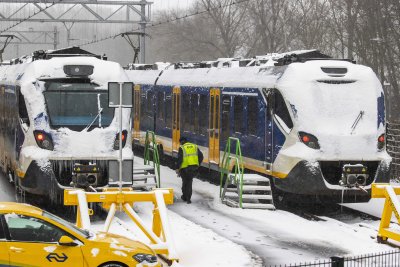 Необичайно студено, обилни снеговалежи и транспортен хаос в Европа