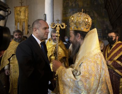 Президентът присъства на храмовия празник на църквата "Сретение Господне" в село Добърско