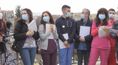 Отличиха медиците на първа линия в битката с COVID-19 в Бургас
