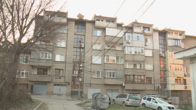 Жители на блок в Русе искат нормален достъп до домовете си