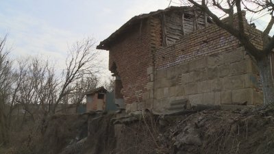 Четвърта година свлачище руши къщи в русенското село Пиргово