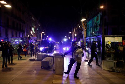 13 задържани в Барселона по време на протеста в подкрепа рапъра Хасел