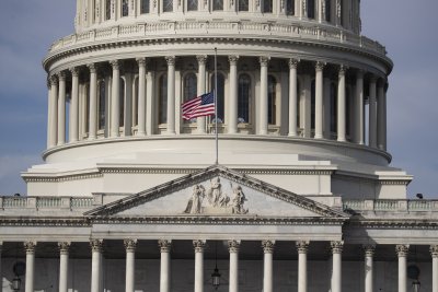 Долната камара на Конгреса одобри 1,9 трилиона за икономиката в САЩ