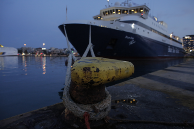 Без фериботни връзки в Гърция заради стачка