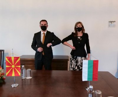 Захариева: Необходим е пълен преглед на изпълнението на Договора с Република Северна Македония