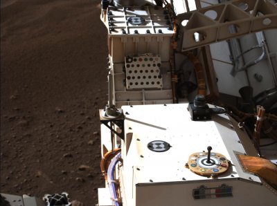 НАСА изпрати нови снимки от Марс до Земята