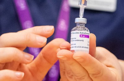 Франция препоръча ваксината "Астра Зенека" и за пациенти на 65-74 години