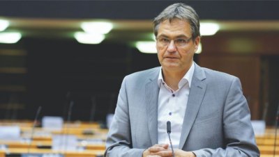 Германски евродепутати: Русия използва "Спутник V" като политически инструмент