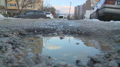 В Благоевград чакат повече от четвърт век да бъде асфалтирана улица
