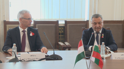 Валери Симеонов разговаря с държавния секретар на Министерския съвет на Унгария