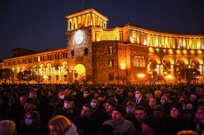 Президентът на Армения обсъди с опозицията изхода от кризата