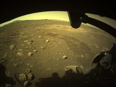 Роувърът на НАСА измина първите си метри на Марс