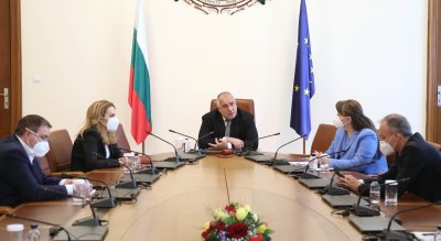 Премиерът поиска план за здравните изисквания към туристите, които ще посетят България