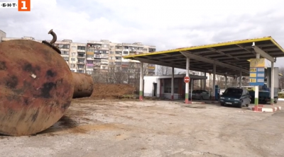Избухна цистерна на бензиностанция във Враца От взрива е пострадал