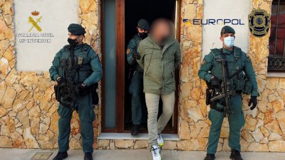 При мащабна операция испанската полиция разби най голямата наркобанда в Мадрид Арестувани