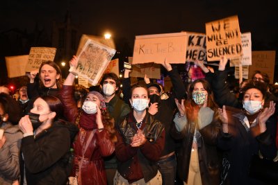 Масови протести в Лондон заради убийството на Сара Евералд След дни