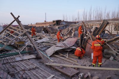 Трима души загинаха при земетресение в Китай