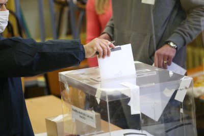 15,78% е избирателната активност в Сливен към 12:15 часа