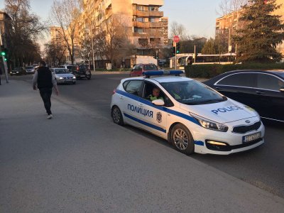 Млад шофьор удари майка с количка на пешеходна в Пловдив