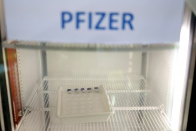 България и още 4 държави ще получат близо 3 млн. допълнителни дози ваксини от "Пфайзер"