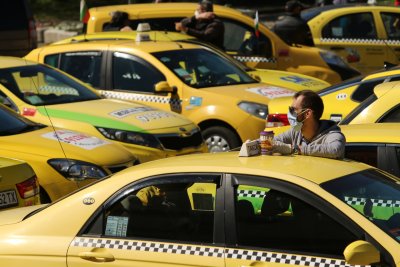 Почти всички таксиметрови компании в столицата вече са актуализирали цените
