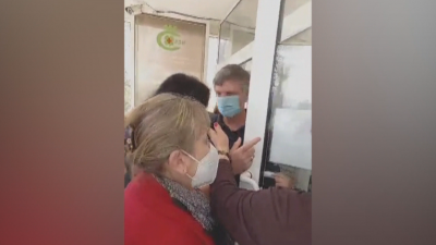 Напрежение и опашки от лични лекари пред РЗИ-София заради ваксини
