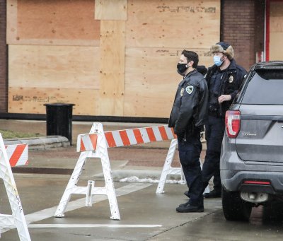 Мъж застреля двама души в Уисконсин, полицията го ликвидира