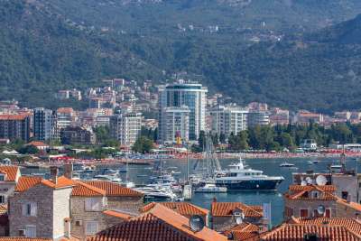Черна гора отваря границите си за туристи от Източна Европа