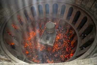 Благодатният огън ще бъде донесен в България