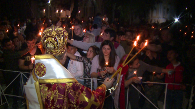 Хиляди православни българи посрещнаха Великден под открито небе (Обобщение)