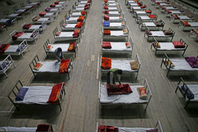 Жизненоважни доставки достигнаха до Индия където от дни в болниците