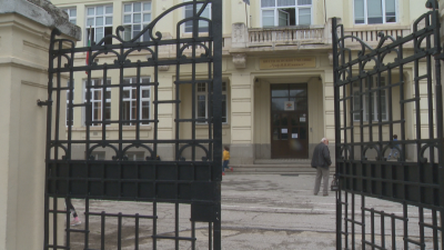 60 процента от училищата в София все още не са