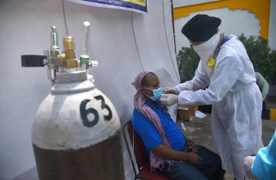 Лондон изпраща на Индия още 1000 кислородни вентилатора