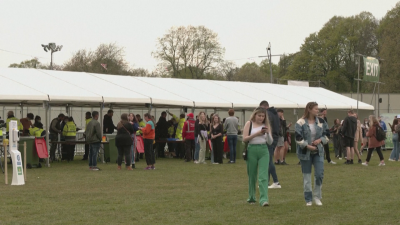Експеримент: 5000 души на музикален фестивал в Ливърпул