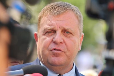 Каракачанов: Има разговори между няколко формации за явяването на изборите