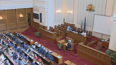 Председателят на 45 тия парламент Ива Митева отчете свършеното през краткия