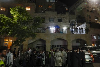 Двама са загинали при инцидента в синагога в Израел
