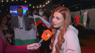 Виктория преди финала на "Евровизия": Призовавам всички българи в чужбина да гласуват за България