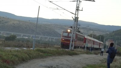 Пътнически влак е блокиран в междугарието Хан Аспарух - Нова Загора