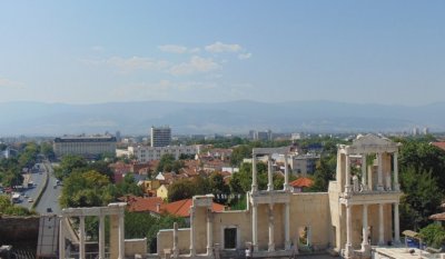 Събарят 75-метров комин в Пловдив