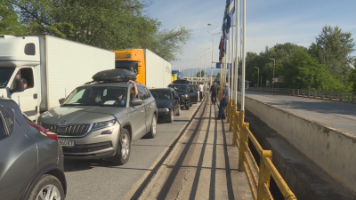 Опашки на "Кулата", Румъния отвори границите за туристи (ОБЗОР)