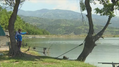 Състезание по отборен риболов за любители се провежда за първи
