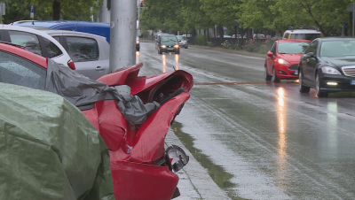 Млад шофьор блъсна 5 автомобила на паркинг в Пловдив