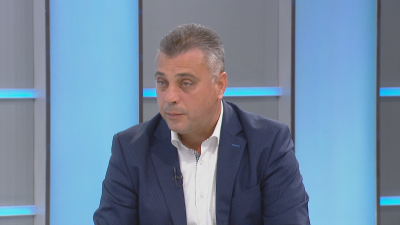 Юлиан Ангелов: Няма такова нещо - не плащаш данъци в България, нямаш право да гласуваш